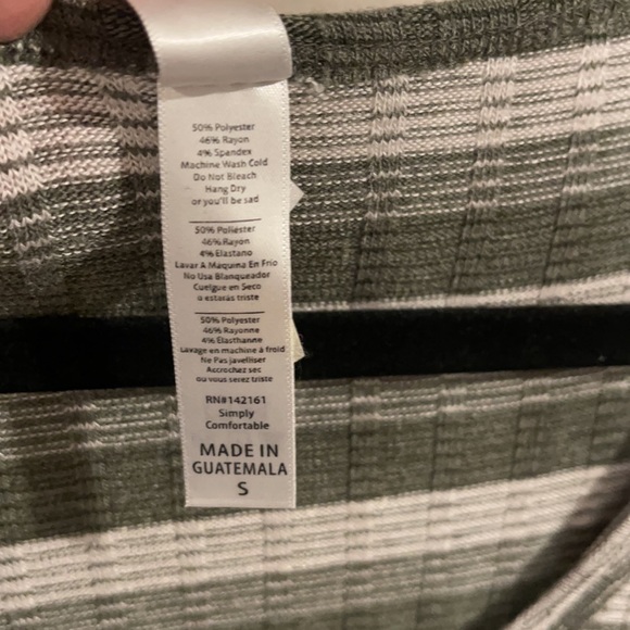 Lularoe Classic T top size small - Picture 4 of 4